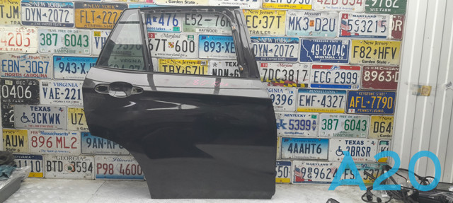 Дверь пассажирская задняя правая 41002993820 BMW
