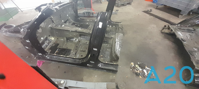 Проем передней левой двери 41007298175 BMW