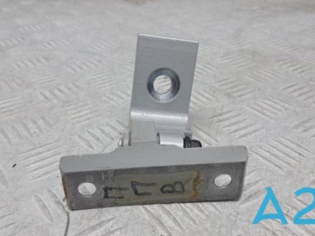 Петля двери передней правой 41007377546 BMW