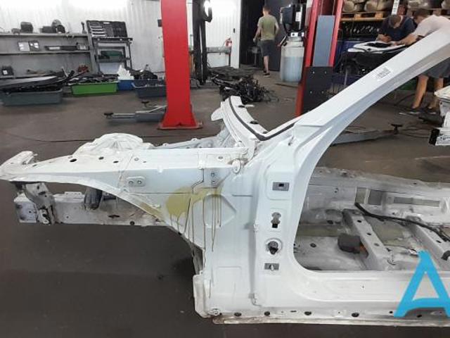 Боковина кузова левая 41007413123 BMW