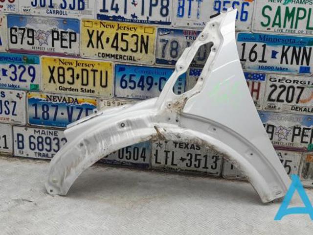 Переднее левое крыло 41009805643 BMW