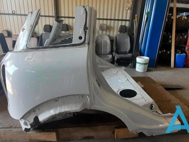 Кузовщина правая 41009811554 BMW