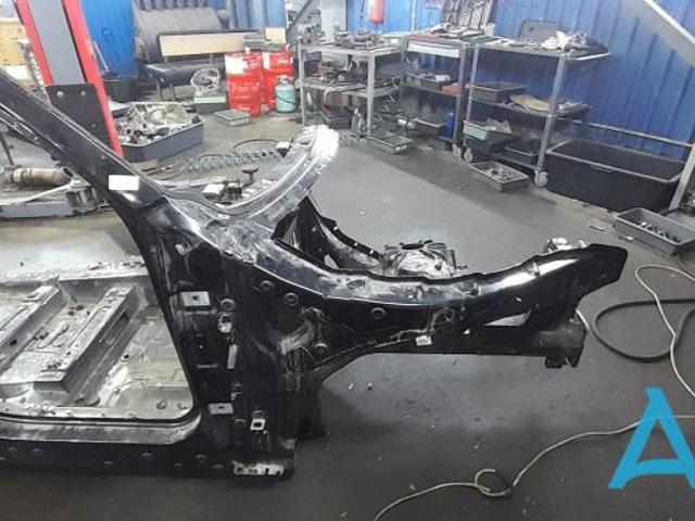 Брызговик передний, правый 41117377772 BMW