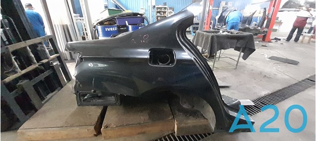 Крыло правое заднее 41217204472 BMW