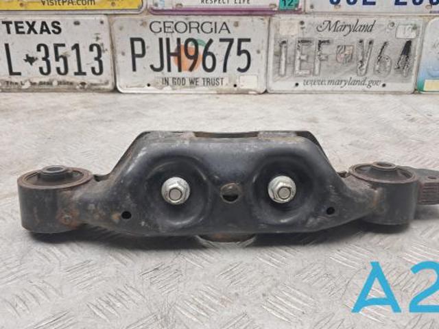 Кронштейн/траверса заднего редуктора, передняя 41310FL010 SUBARU