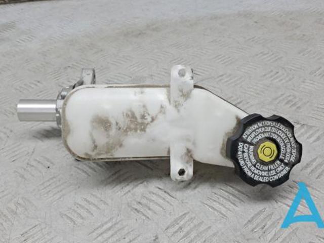 Цилиндр главный тормоза (гидротормозов) 42525621 GM