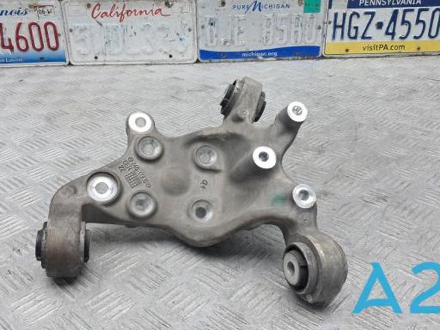 Кулак поворотный левый 430195DA0A NISSAN
