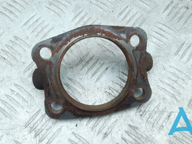 Цапфа - поворотный кулак задний, правый 43021BR50A NISSAN