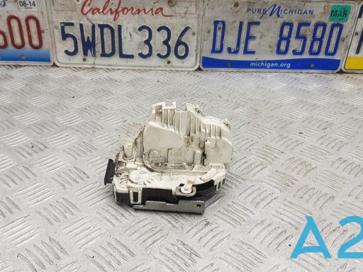 Замок задней правой двери  4589922AF CHRYSLER