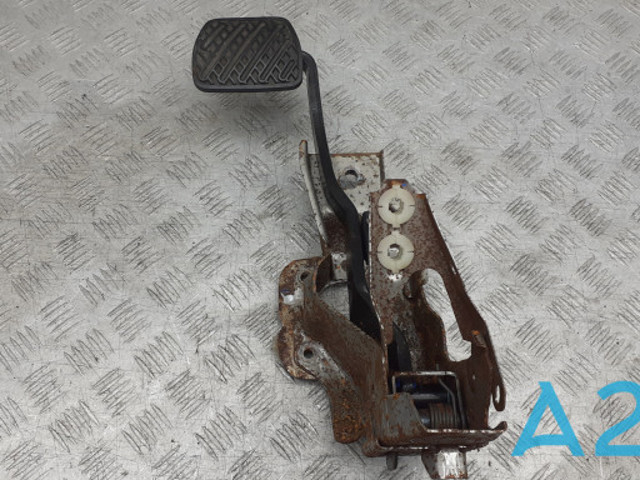 Педаль тормоза 465013JA0A NISSAN
