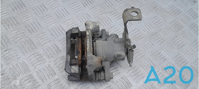 Задний правый суппорт 4783012240 TOYOTA