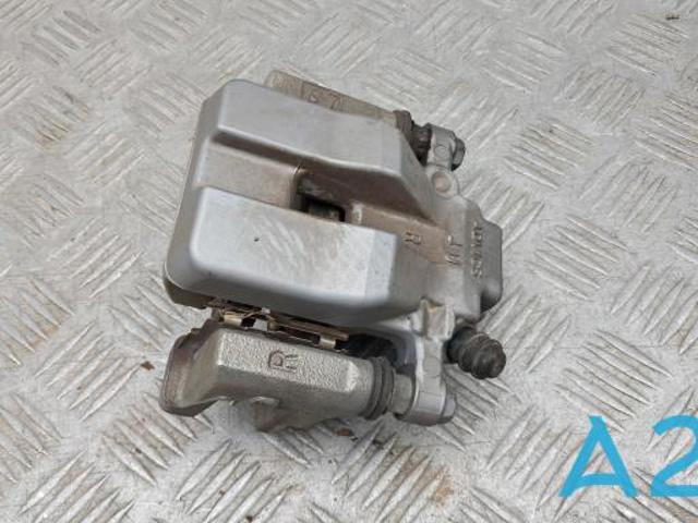 Задний правый суппорт 4783033280 TOYOTA