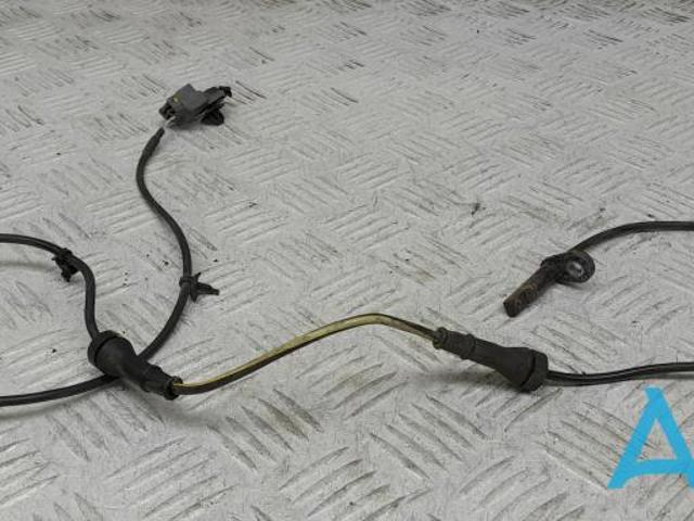 Датчик АБС (ABS) задний, правый 479005AA0A NISSAN