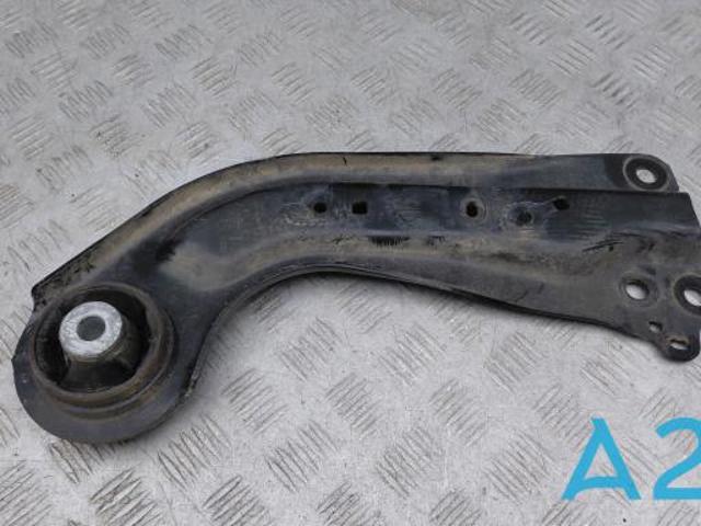 Рычаг/тяга задней подвески продольный нижний, левый 4878047010 TOYOTA