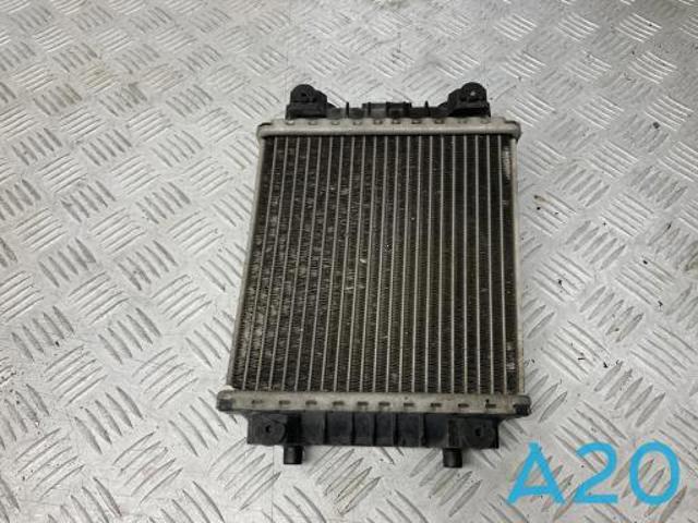 Радиатор охлаждения двигателя, дополнительный 4G0121212 VAG
