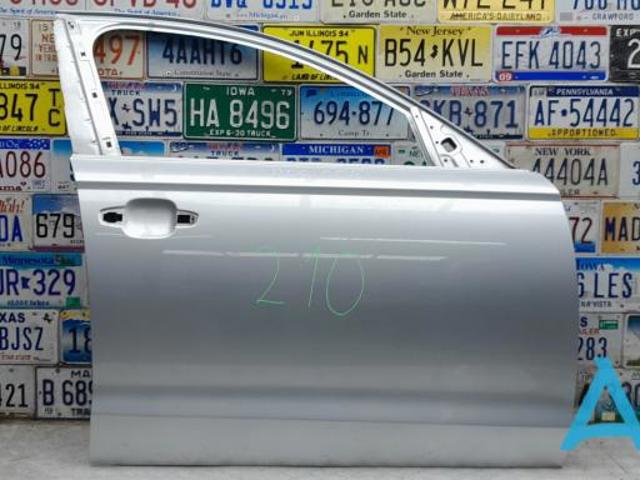Пассажирская передняя дверь 4G0831052 VAG
