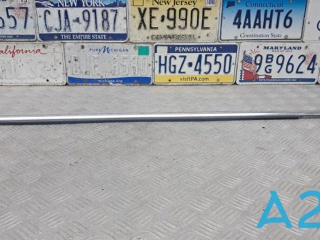 Молдинг опускного стекла двери передней, левой 4G8853283B2ZZ VAG