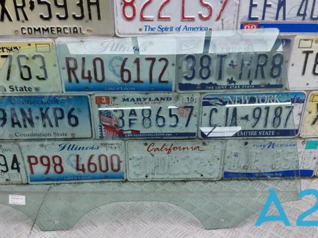 Стекло задней двери, правой 4KE845206 VAG