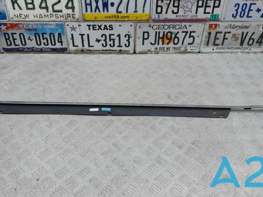Молдинг опускного стекла нижний, двери передней, правой 4L0853284E2ZZ VAG