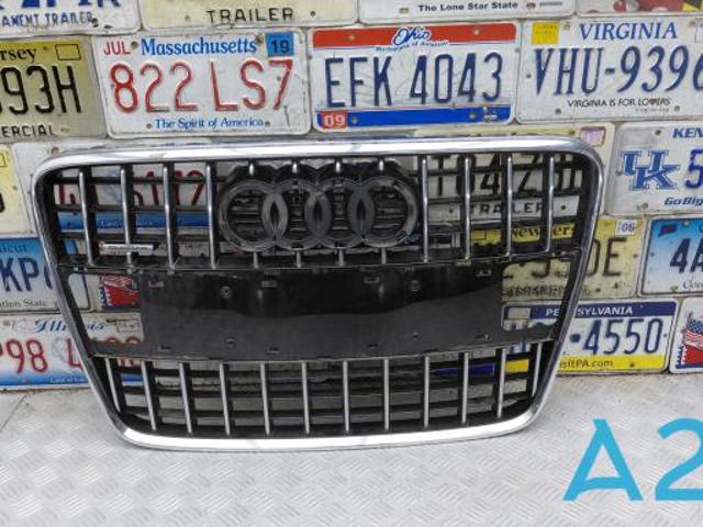 Решетка радиатора Audi Q7
