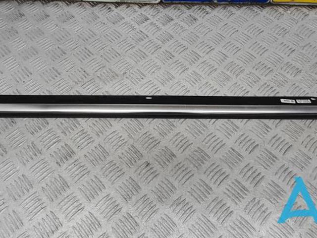 Накладка заднего стекла, левая 4L0853763E2ZZ VAG