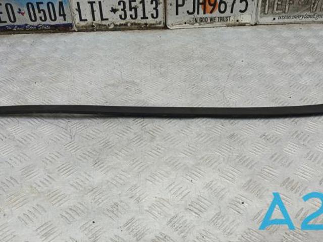 4L08543285AP VAG Молдинг лобового стекла правый купить в Хмельницкий