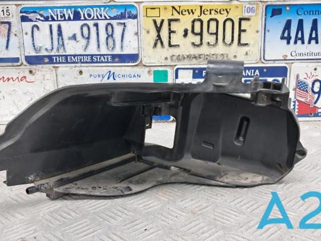 Кронштейн (адаптер) крепления фары передней левой 4L0941613B VAG