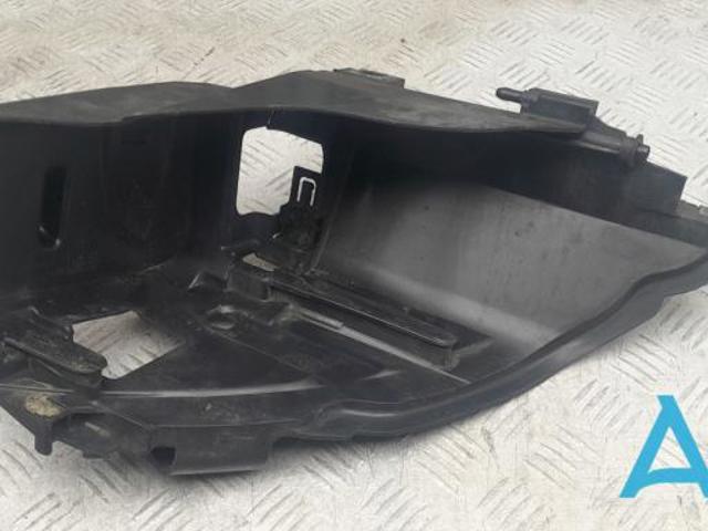 4L0941613B Кронштейн (адаптер) крепления фары передней левой купить Ужгород
