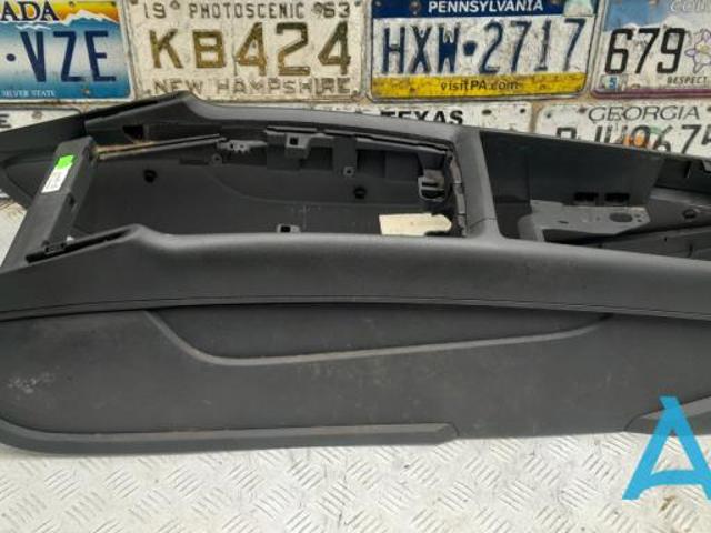 Центральная консоль торпеды 4L1863244C6PS VAG