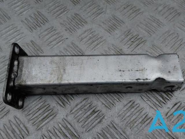 Кронштейн усилителя переднего бампера 4M0802037A VAG