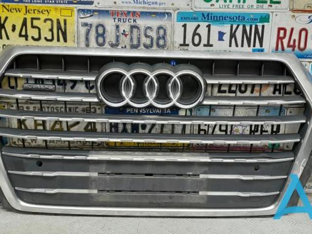4M0853651JMX3 VAG Решетка радиатора купить в Черновцы