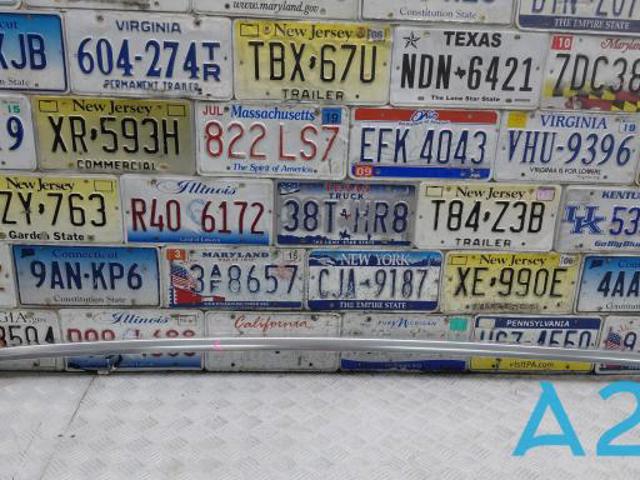 Автомобильный рейлинг на крышу левый 4M0860021C3Q7 VAG