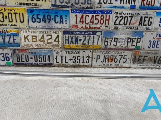 VAG 4M0860022C3Q7 Рейлинг крыши правый в наличии Ужгород
