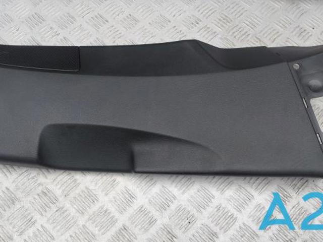 Обшивка стойки кузова внутренняя, средняя нижняя правая 4M0867240F4PK VAG