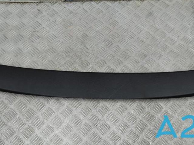 Обшивка-облицовка крышки багажника 4M0867606D4PK VAG