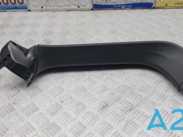 Облицовка багажника пятой двери 4M0867608E4PK VAG
