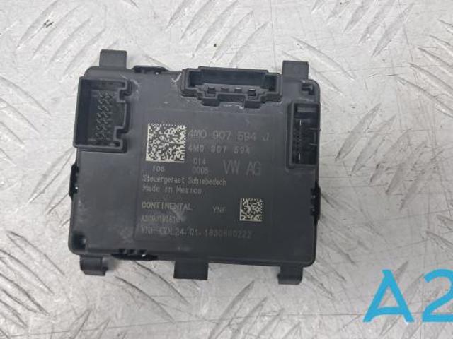 Крышка люка крыши передняя 4M0907594JZ00 VAG