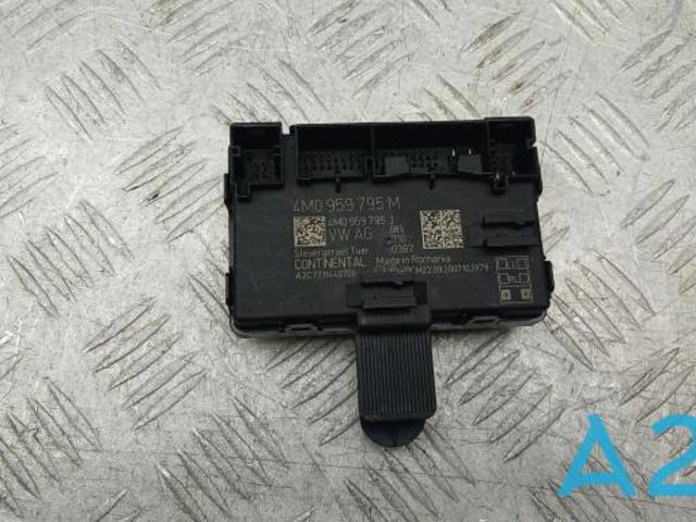 Блок комфорта задней двери 4M0959795M VAG