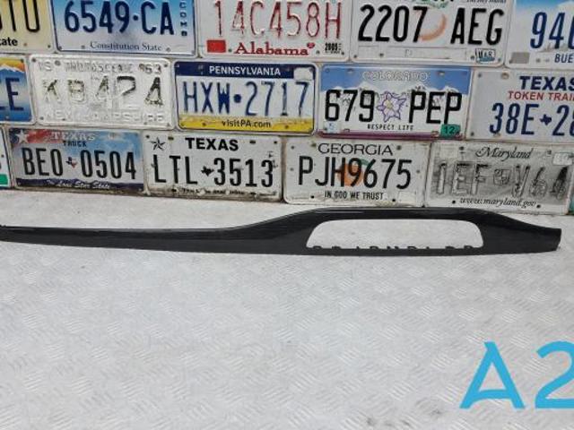 Молдинг (накладка) приборной панели "торпедо", правый 4M1853190CRQ8 VAG