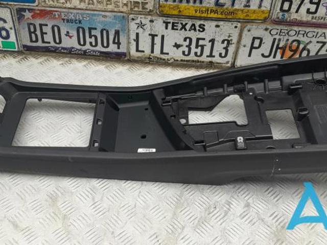 VAG 4M1863244B24A Накладка декоративная центральной консоли в наличии Павлоград