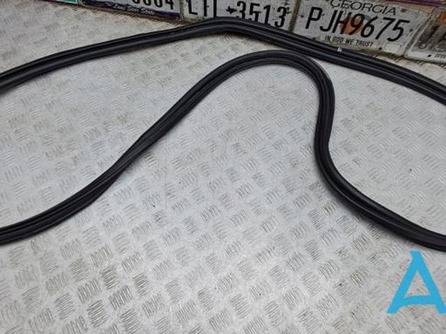 Уплотнитель двери задка кузова 5056310AA CHRYSLER