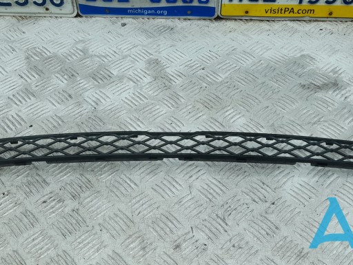 Решетка бампера переднего верхняя 51117159597 BMW