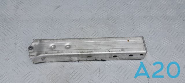 Кронштейн усилителя переднего бампера 51117374789 BMW