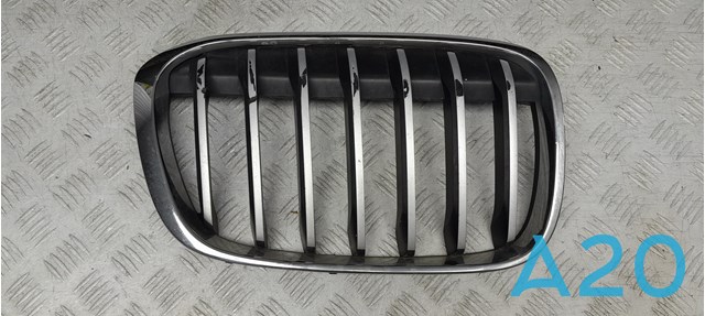51117383366 BMW Решетка радиатора правая купить в Сумы