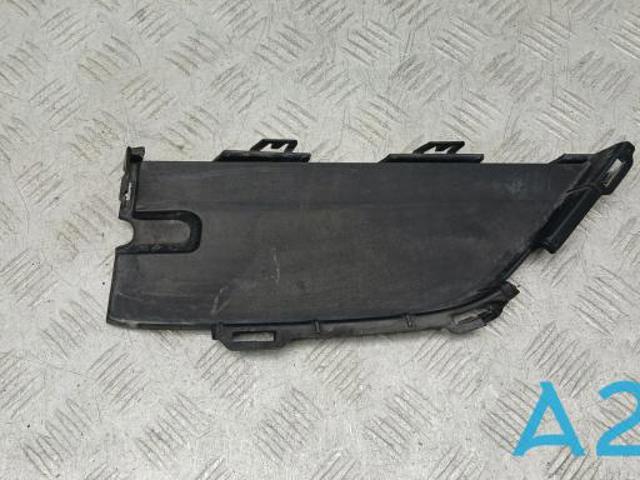 Решетка бампера переднего нижняя 51117459520 BMW