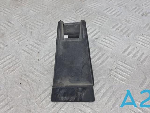Направляющая переднего бампера 51117469880 BMW