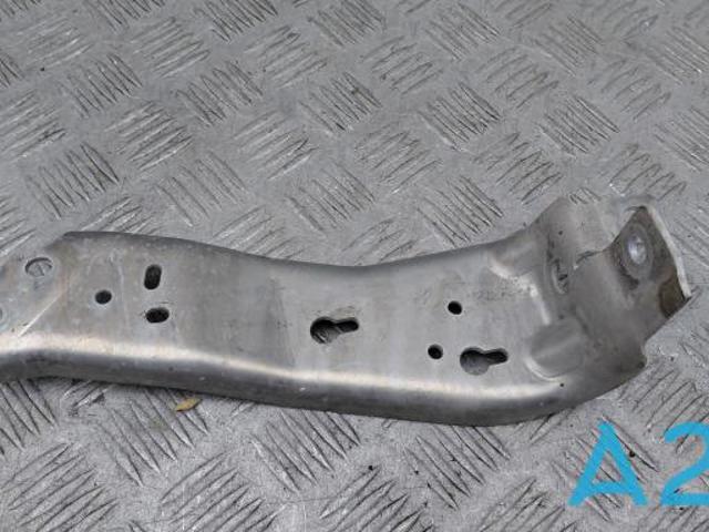 Кронштейн усилителя переднего бампера 51117498085 BMW