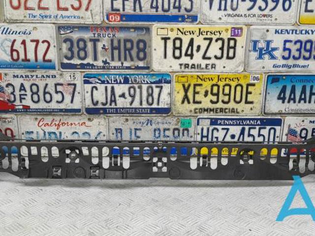 BMW 51127357144 Кронштейн бампера заднего центральный в наличии Харьков