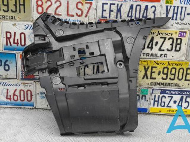 Правое крепление заднего бампера 51127357148 BMW