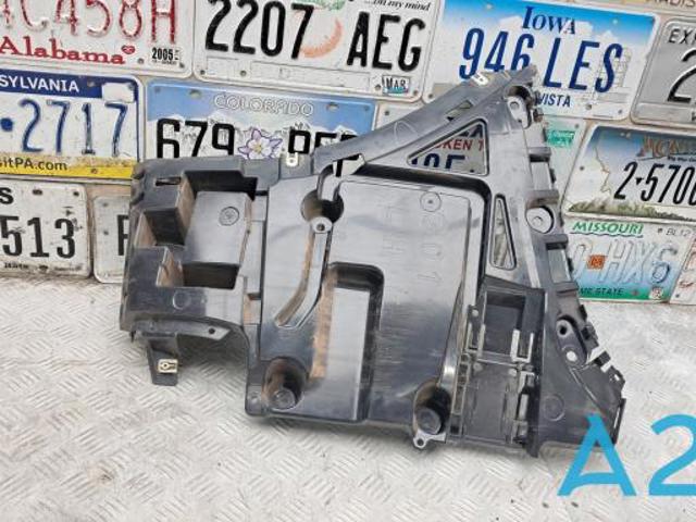 Направляющая заднего бампера, левая 51127400667 BMW